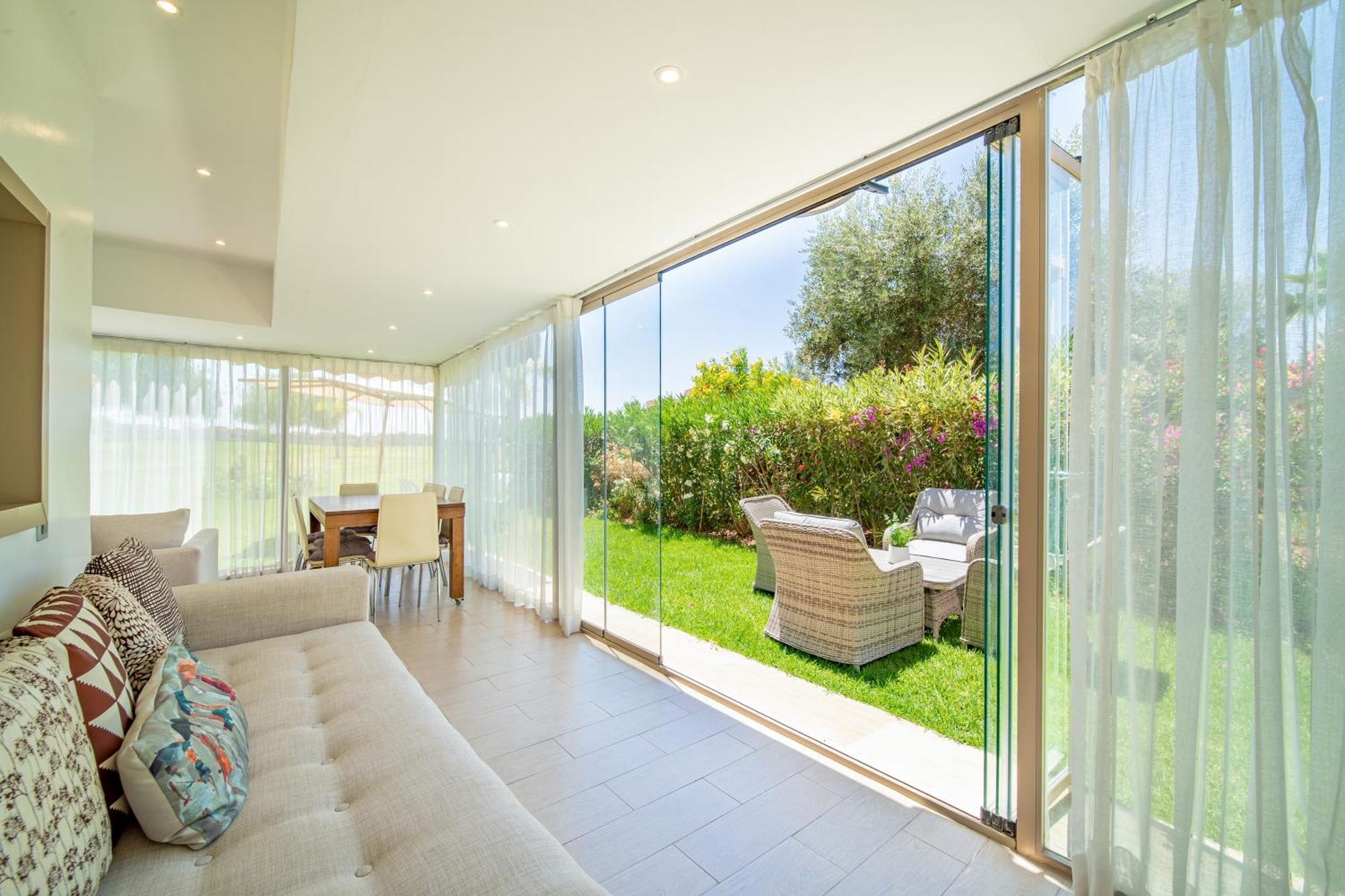 Prestigia Luxury Paradise Garden Apartment